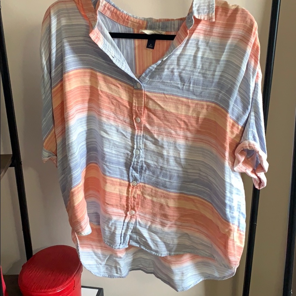 Universal thread button down top